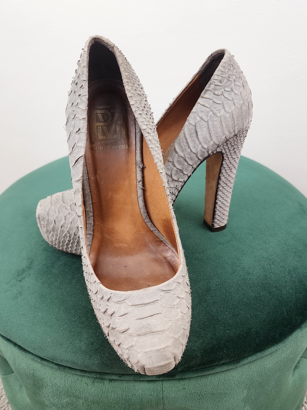Pour La Victoire Irina Taupe/Grey Snakeskin Embossed Platform Pumps